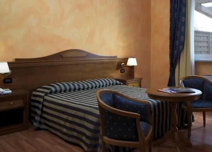 Hotel De La Ville